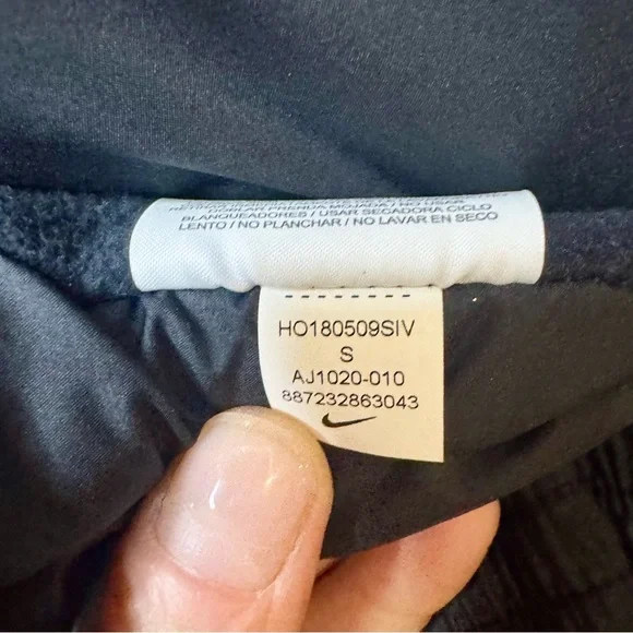 Nike Stand Collar Stay Warm Bomber Puffer Jacket Coat Black And White Size Small - Picture 9 of 9